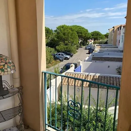 Deux Pieces Avec Terrasse Ensoleille Et Piscine شقة