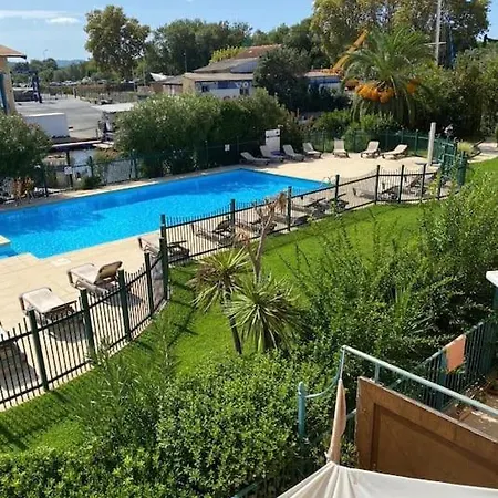 Deux Pieces Avec Terrasse Ensoleille Et Piscine شقة غريمو