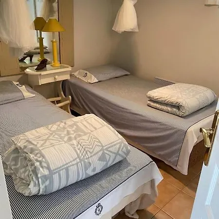 Deux Pieces Avec Terrasse Ensoleille Et Piscine Apartamento *